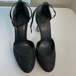 White House Black Market dressy  rounded toe heels